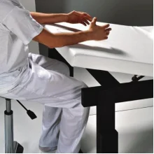 Косметологічна кушетка OLIS WELL